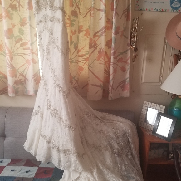 ✨HP✨Watters Paola lace and beaded wedding dress in ivory - Picture 7 of 15